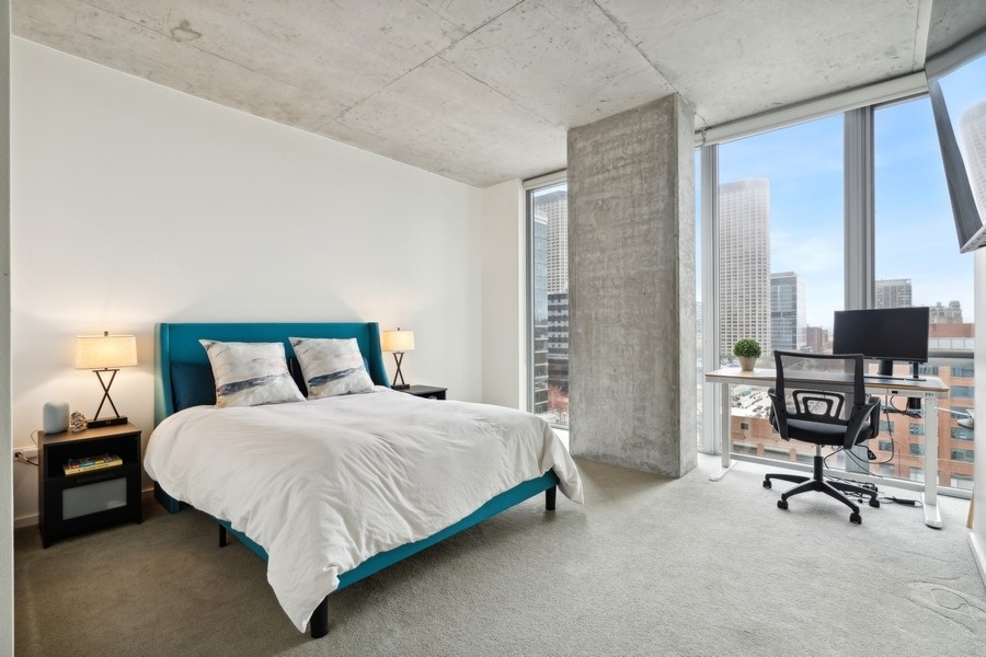 659 W Randolph Street Unit: 1016