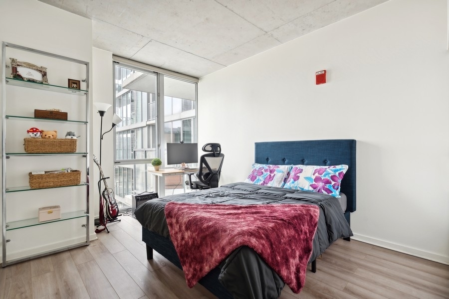 659 W Randolph Street Unit: 1016