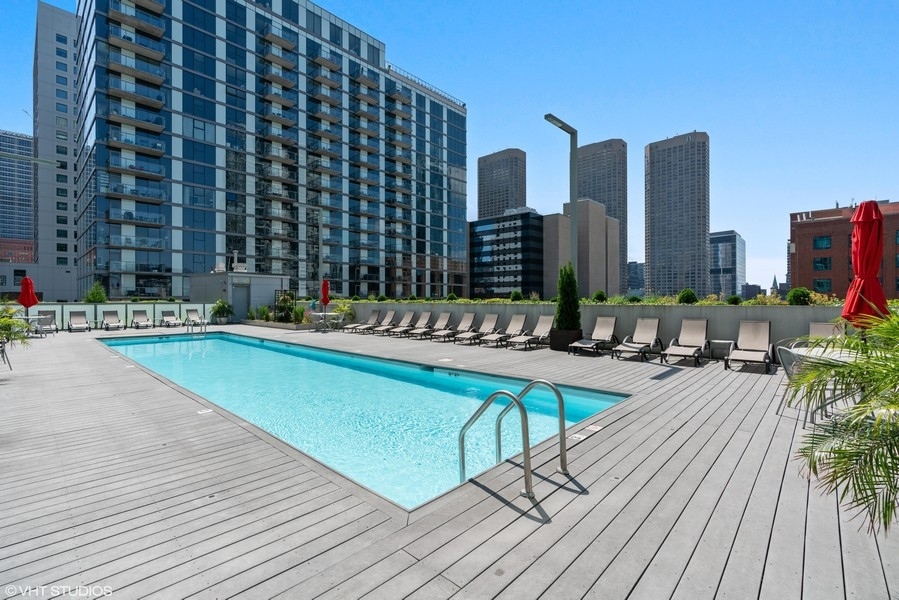659 W Randolph Street Unit: 1016