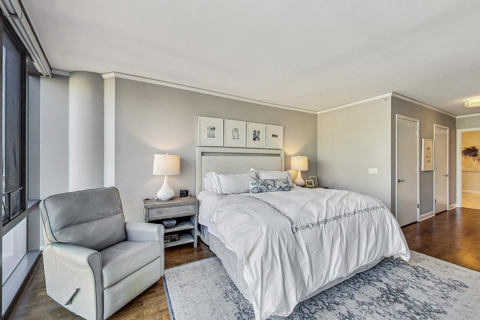 450 E WATERSIDE Drive Unit: 2409