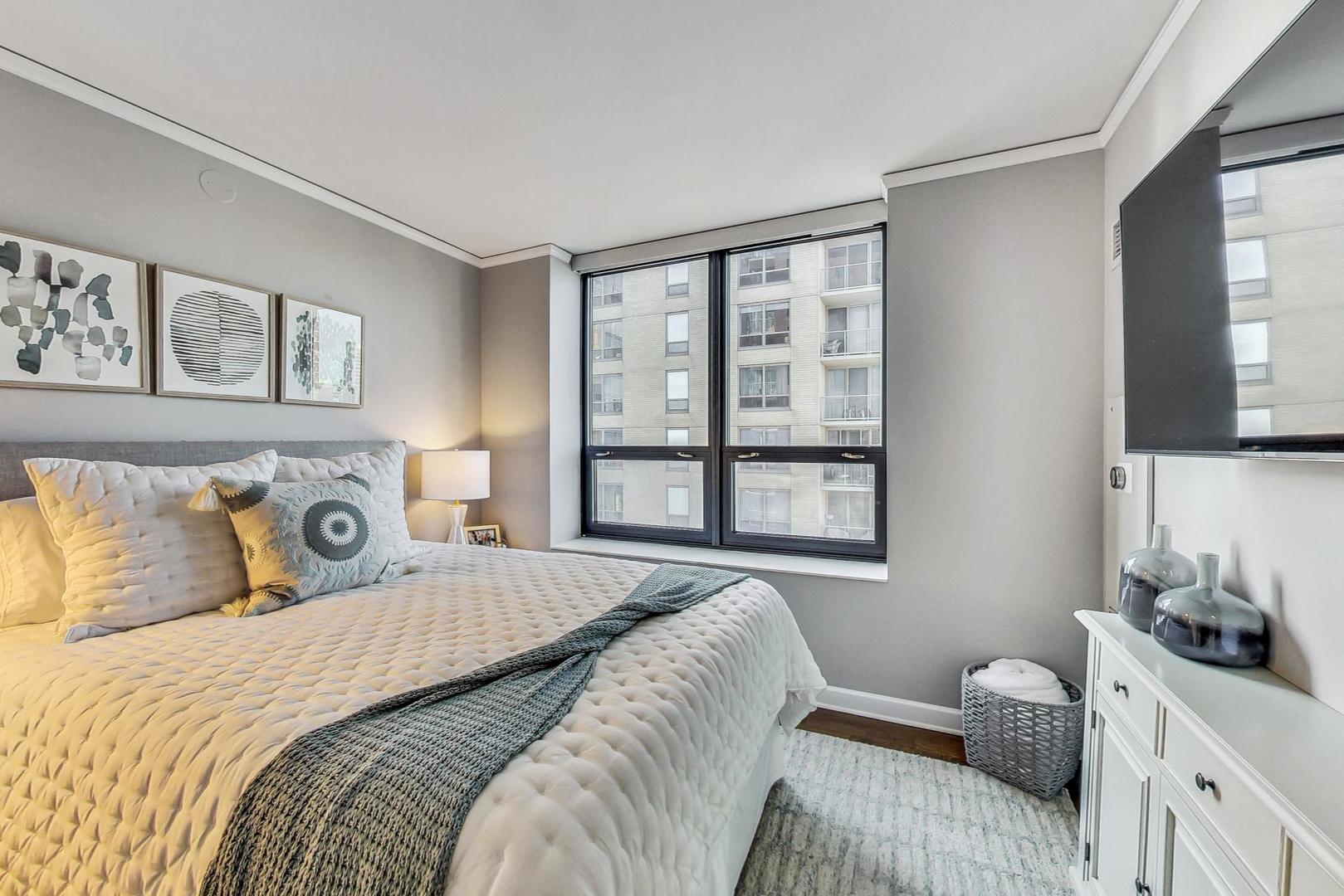 450 E WATERSIDE Drive Unit: 2409