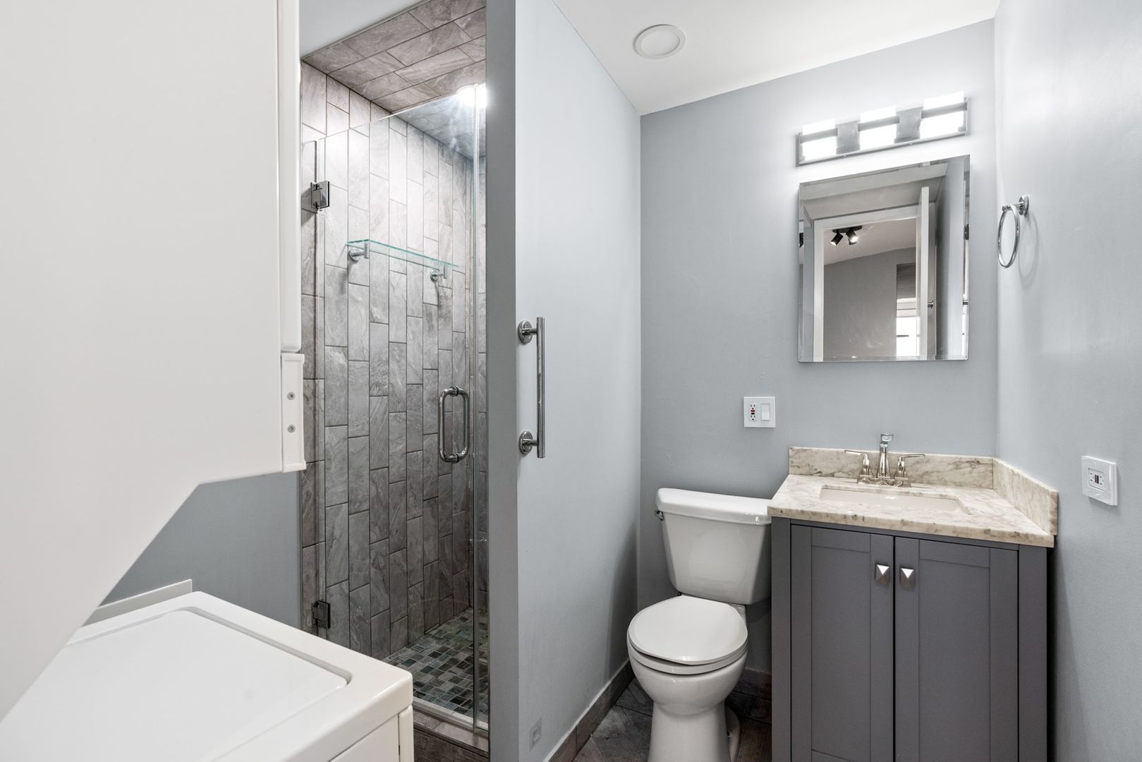 345 W Fullerton Parkway Unit: 2106