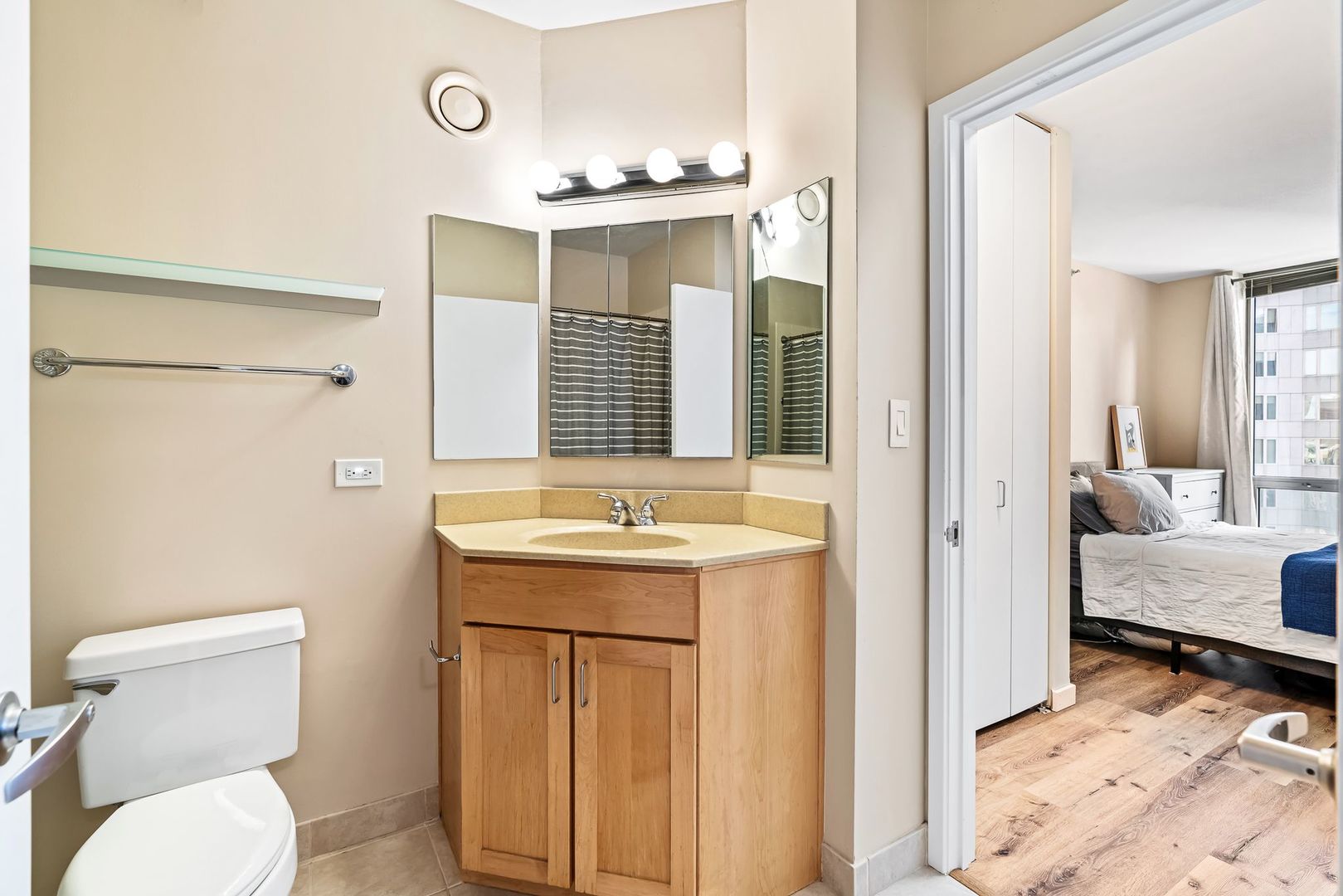 222 N Columbus Drive Unit: 2510