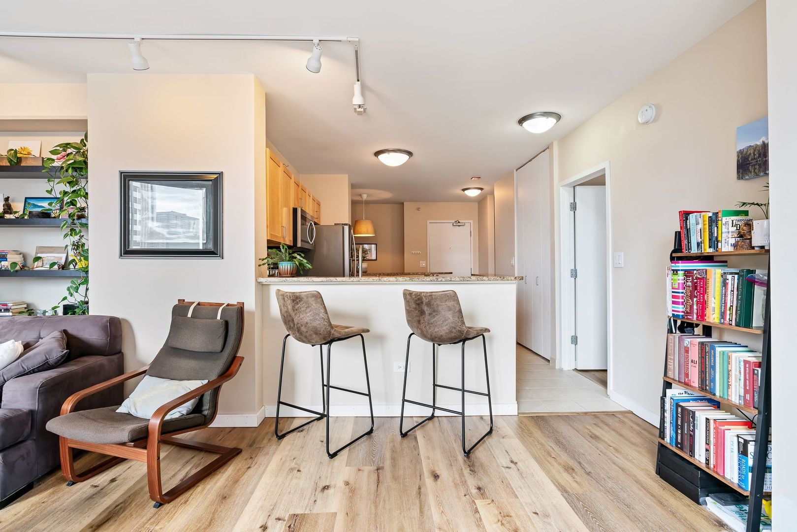 222 N Columbus Drive Unit: 2510