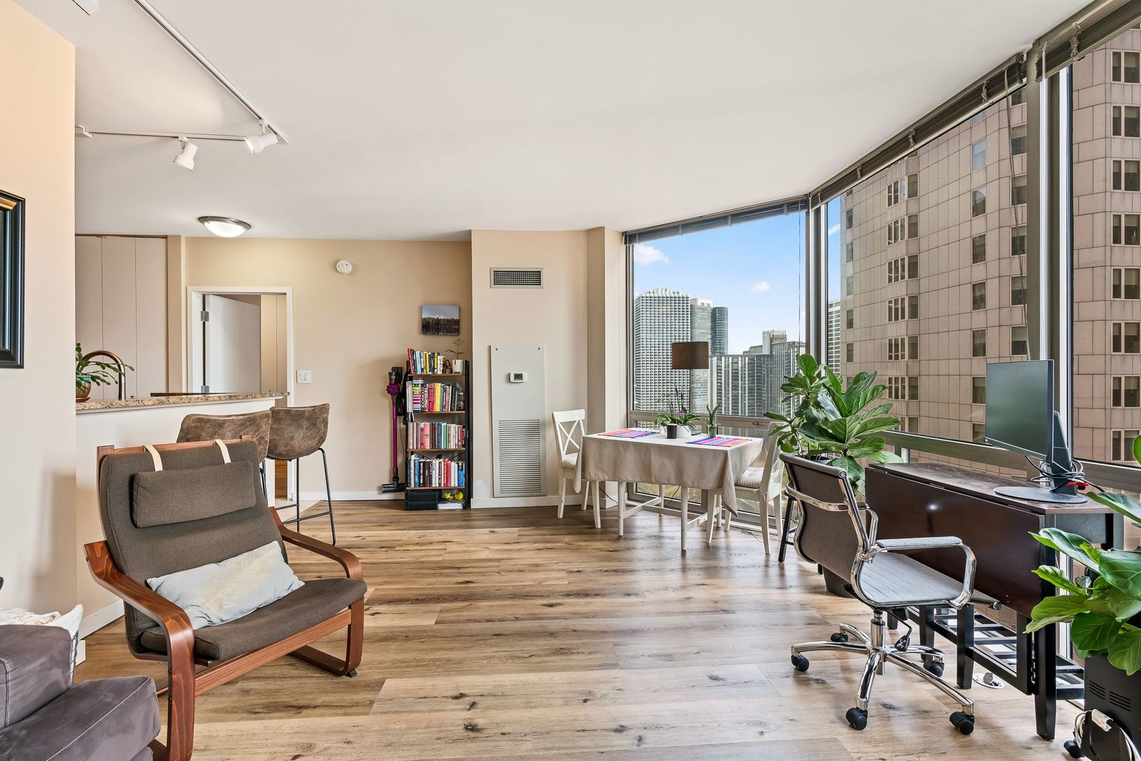 222 N Columbus Drive Unit: 2510