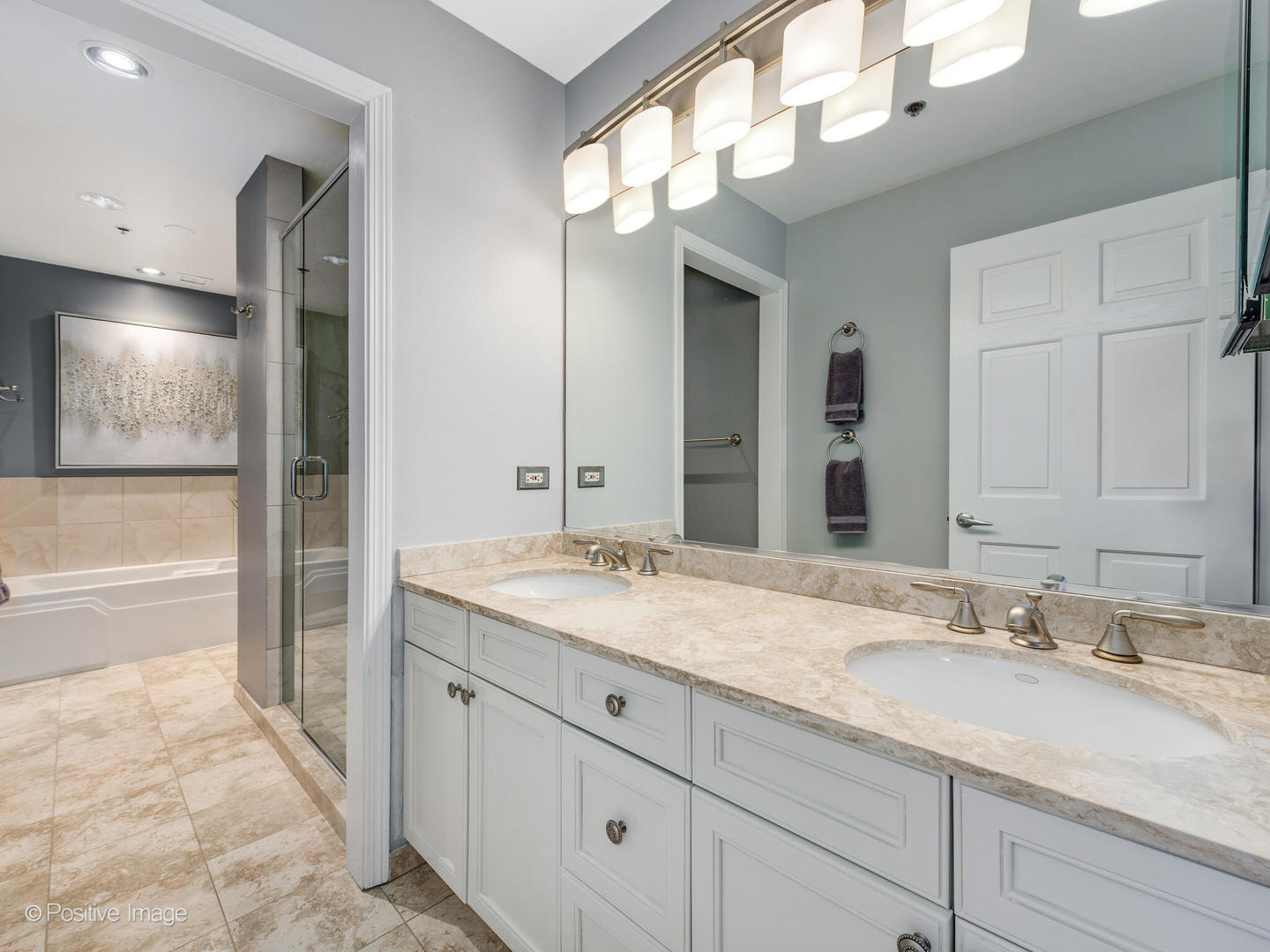 41 E 8TH Street Unit: 3305