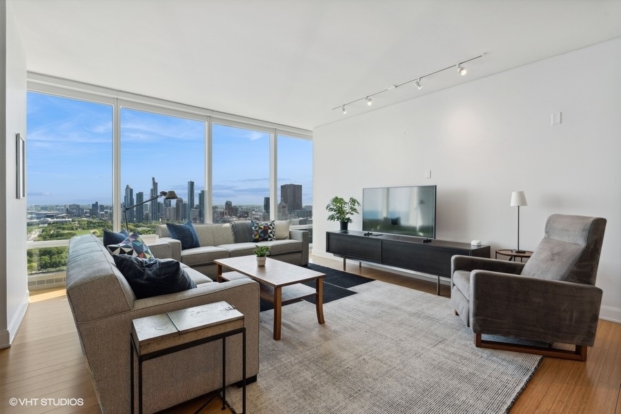 340 E RANDOLPH Street Unit: 3603