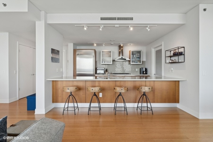 340 E RANDOLPH Street Unit: 3603