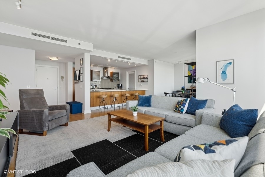 340 E RANDOLPH Street Unit: 3603