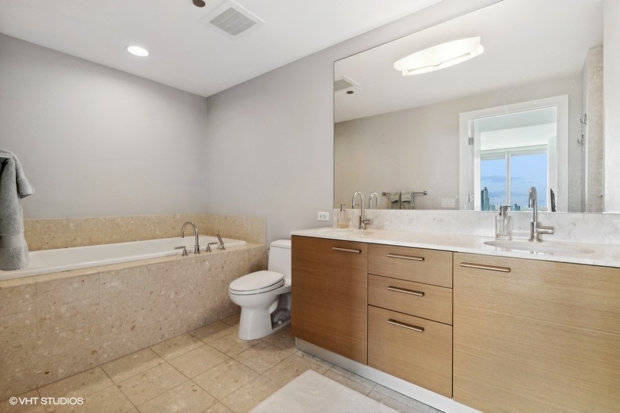 340 E RANDOLPH Street Unit: 3603