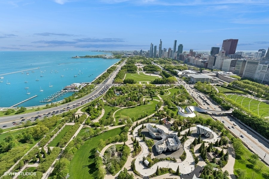 340 E RANDOLPH Street Unit: 3603