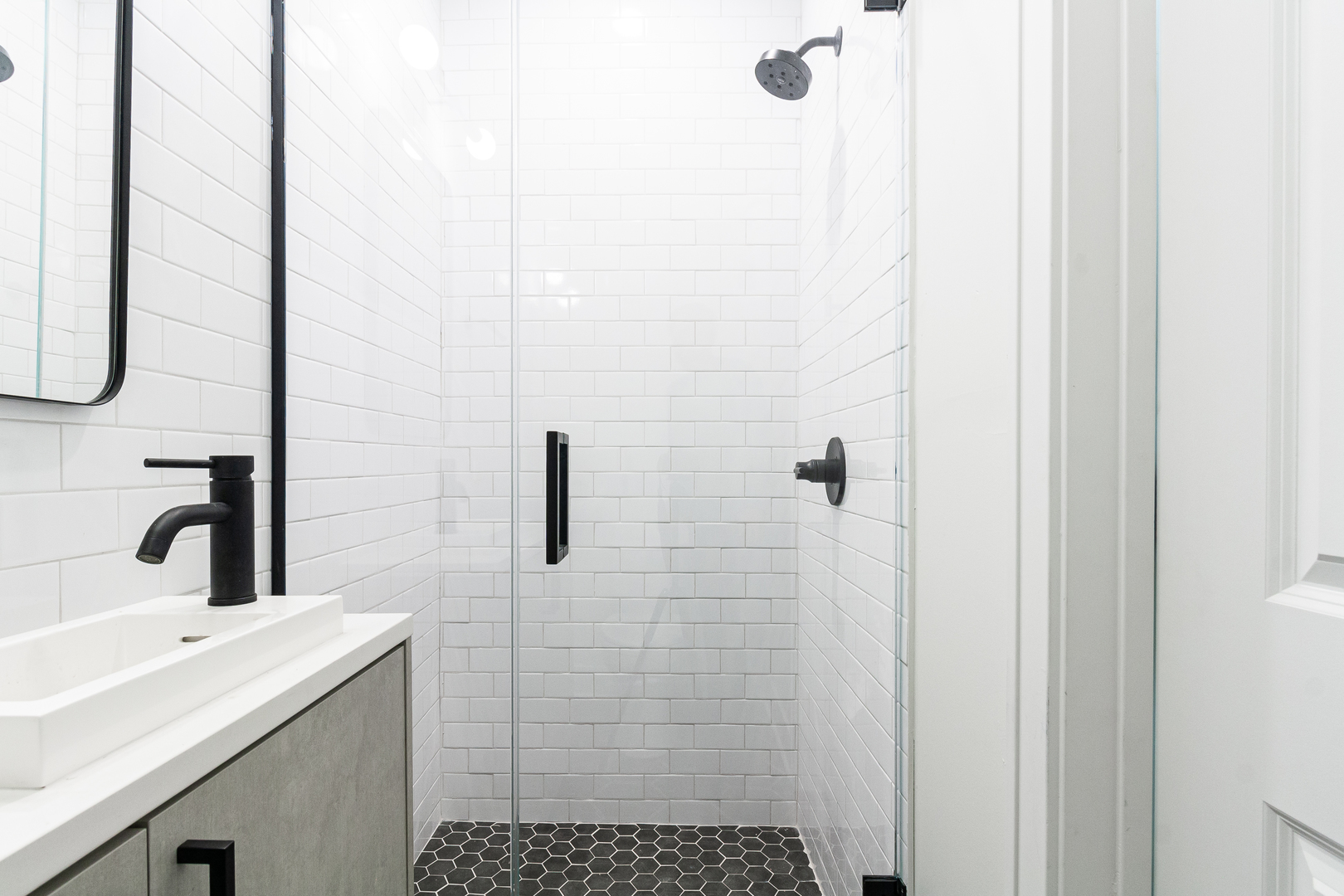 6341 N Wayne Avenue Unit: 3N