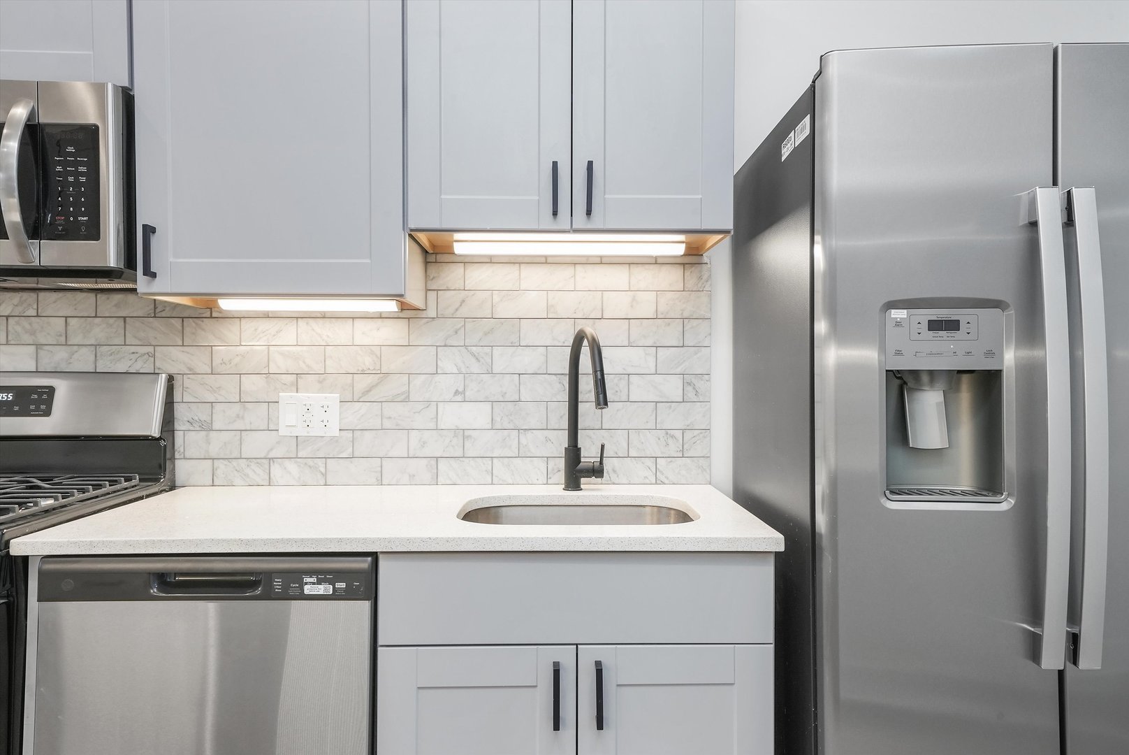 6341 N Wayne Avenue Unit: 3N