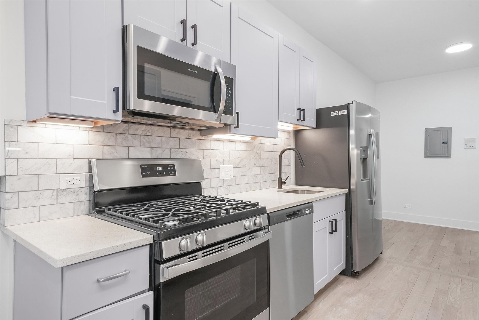 6341 N Wayne Avenue Unit: 3N