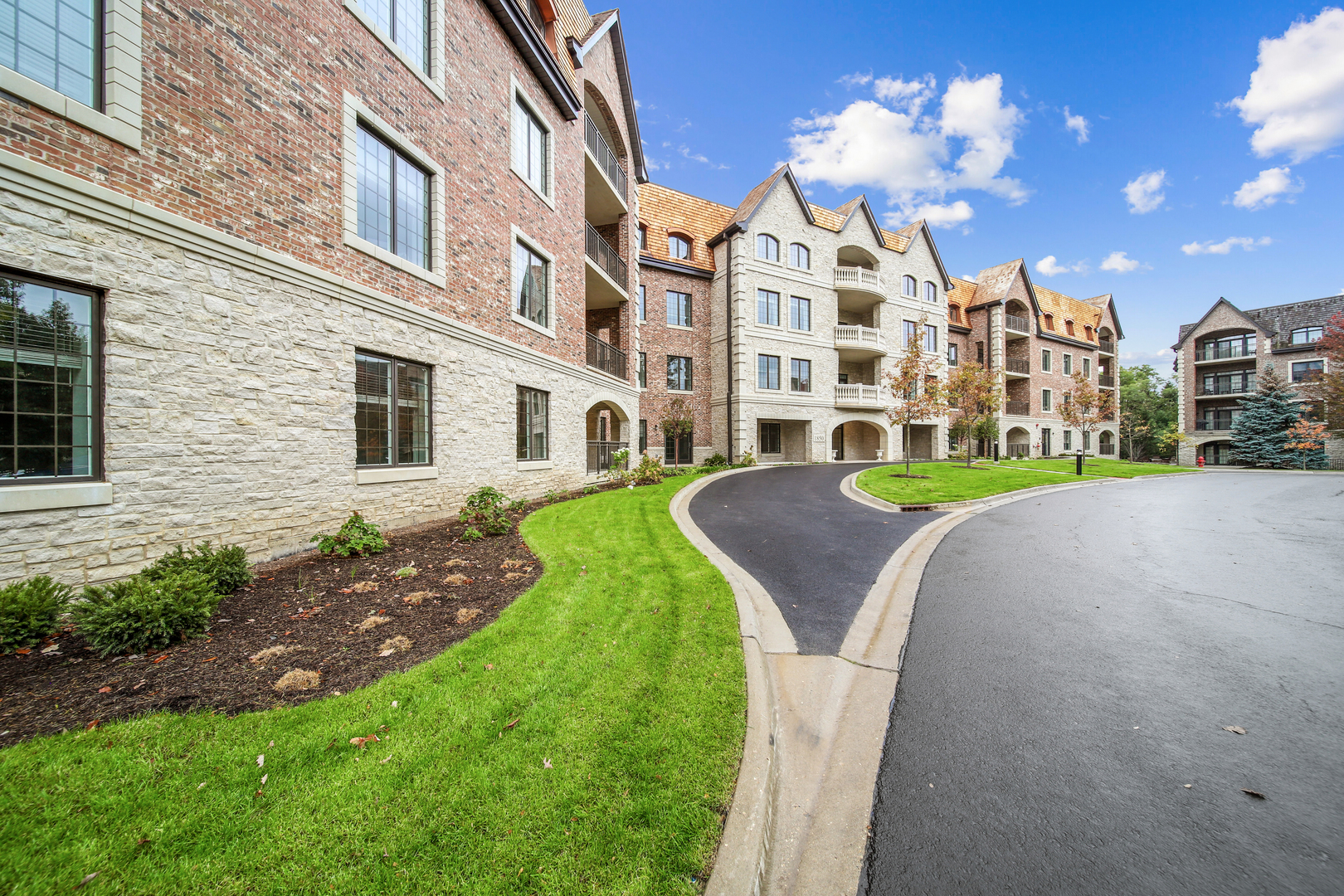 1850 Amberley Court Unit: 101