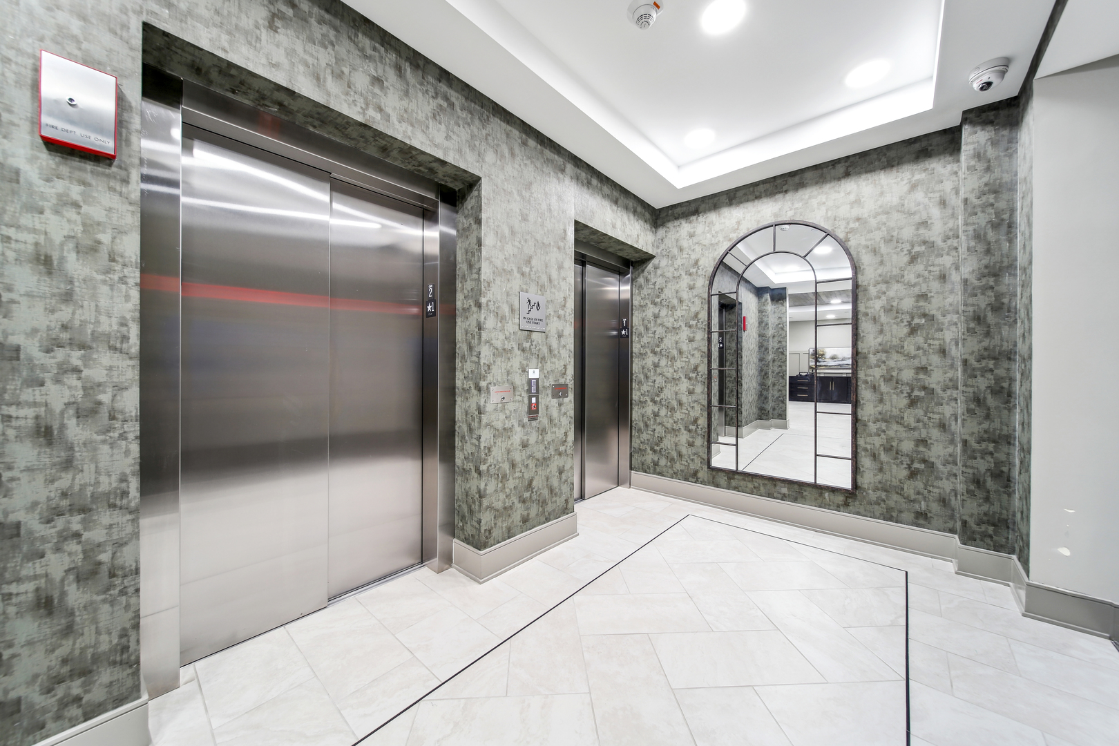 1850 Amberley Court Unit: 101