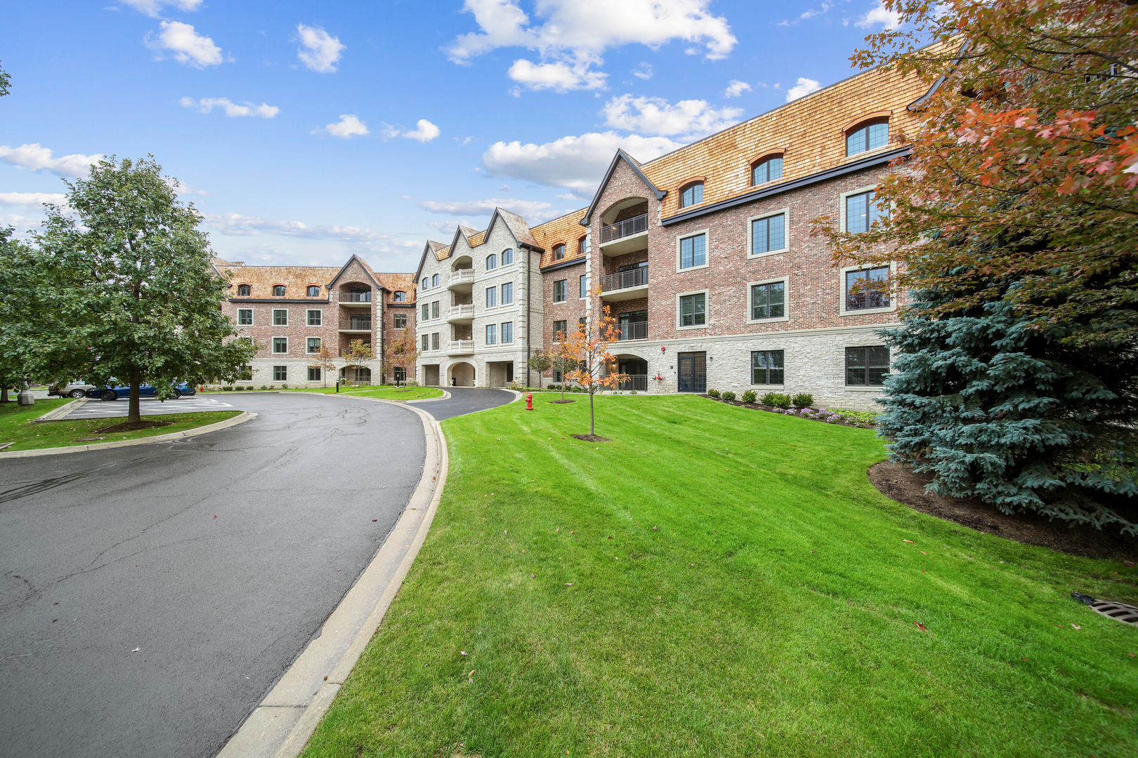 1850 Amberley Court Unit: 101