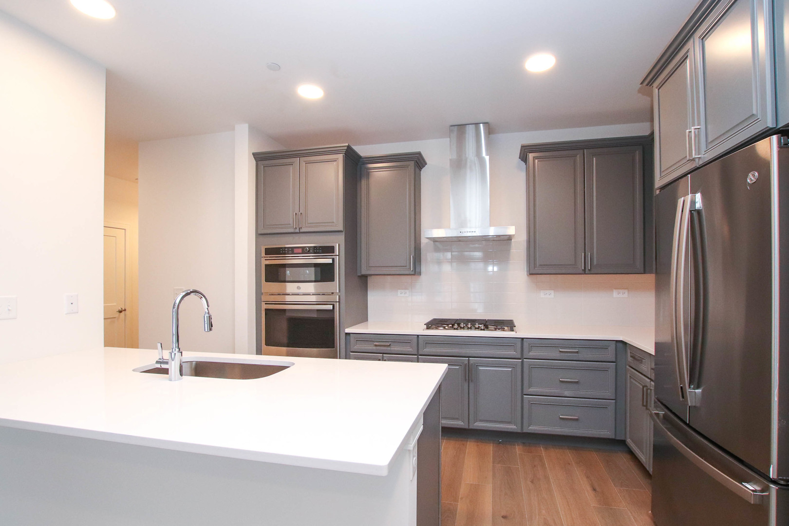 1850 Amberley Court Unit: 101