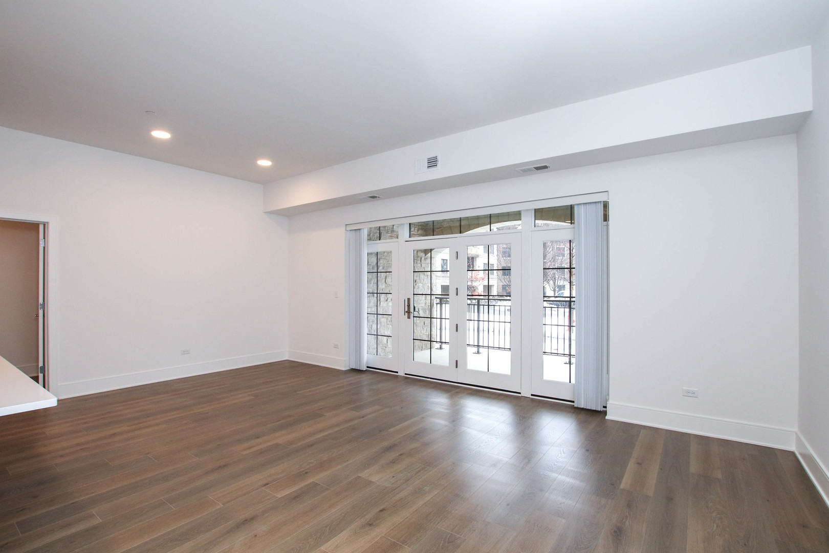 1850 Amberley Court Unit: 101