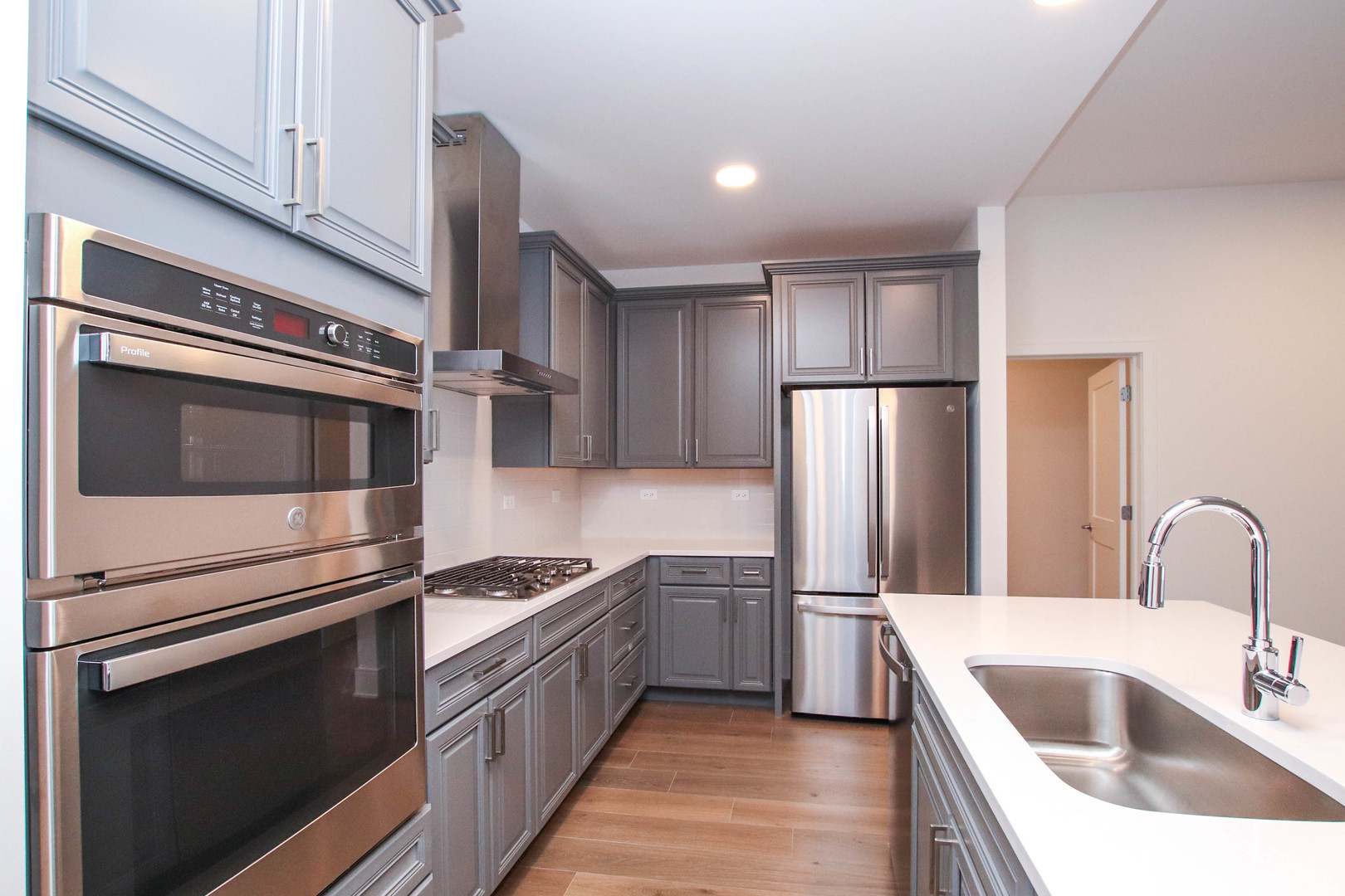 1850 Amberley Court Unit: 101