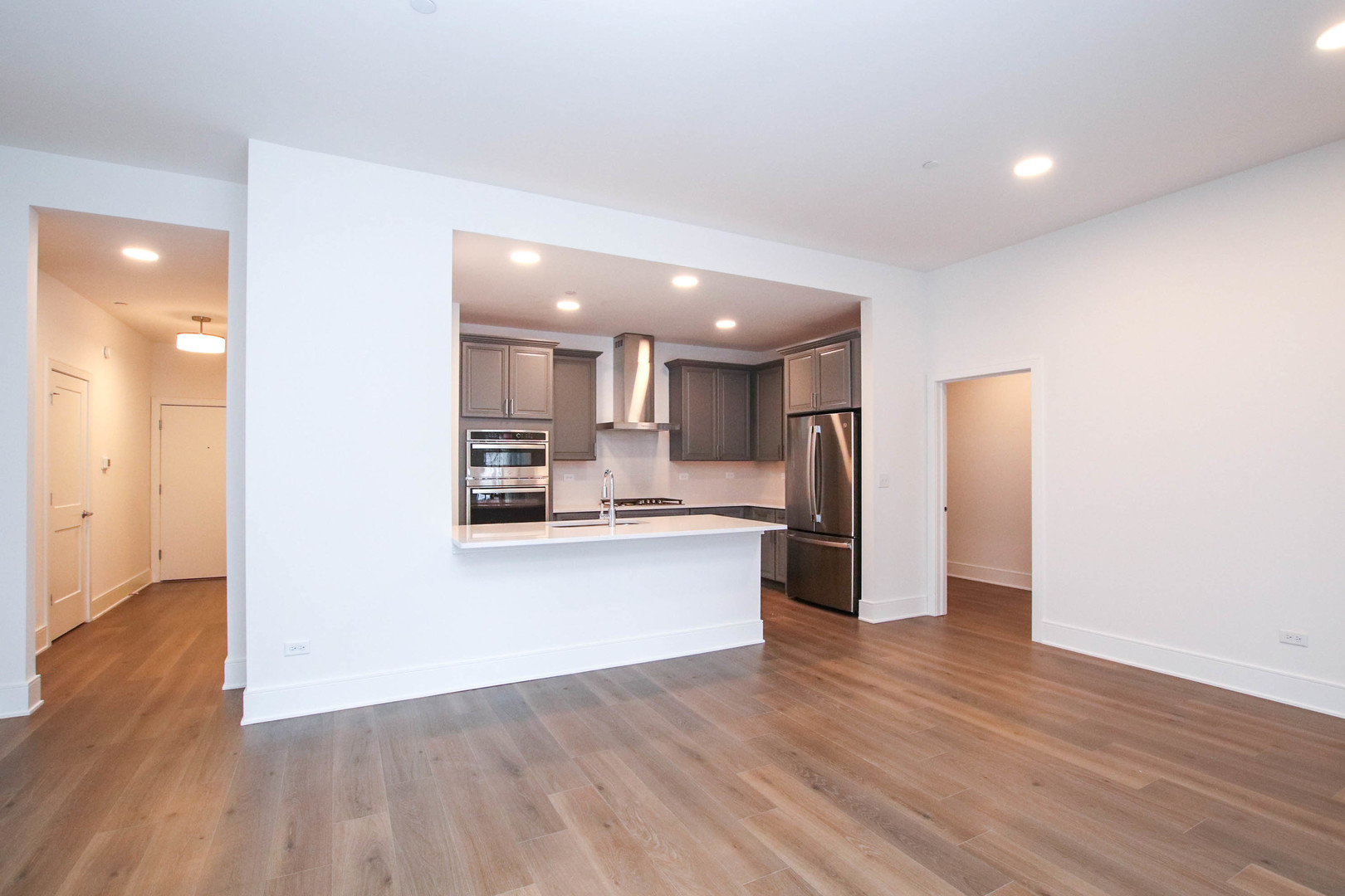 1850 Amberley Court Unit: 101