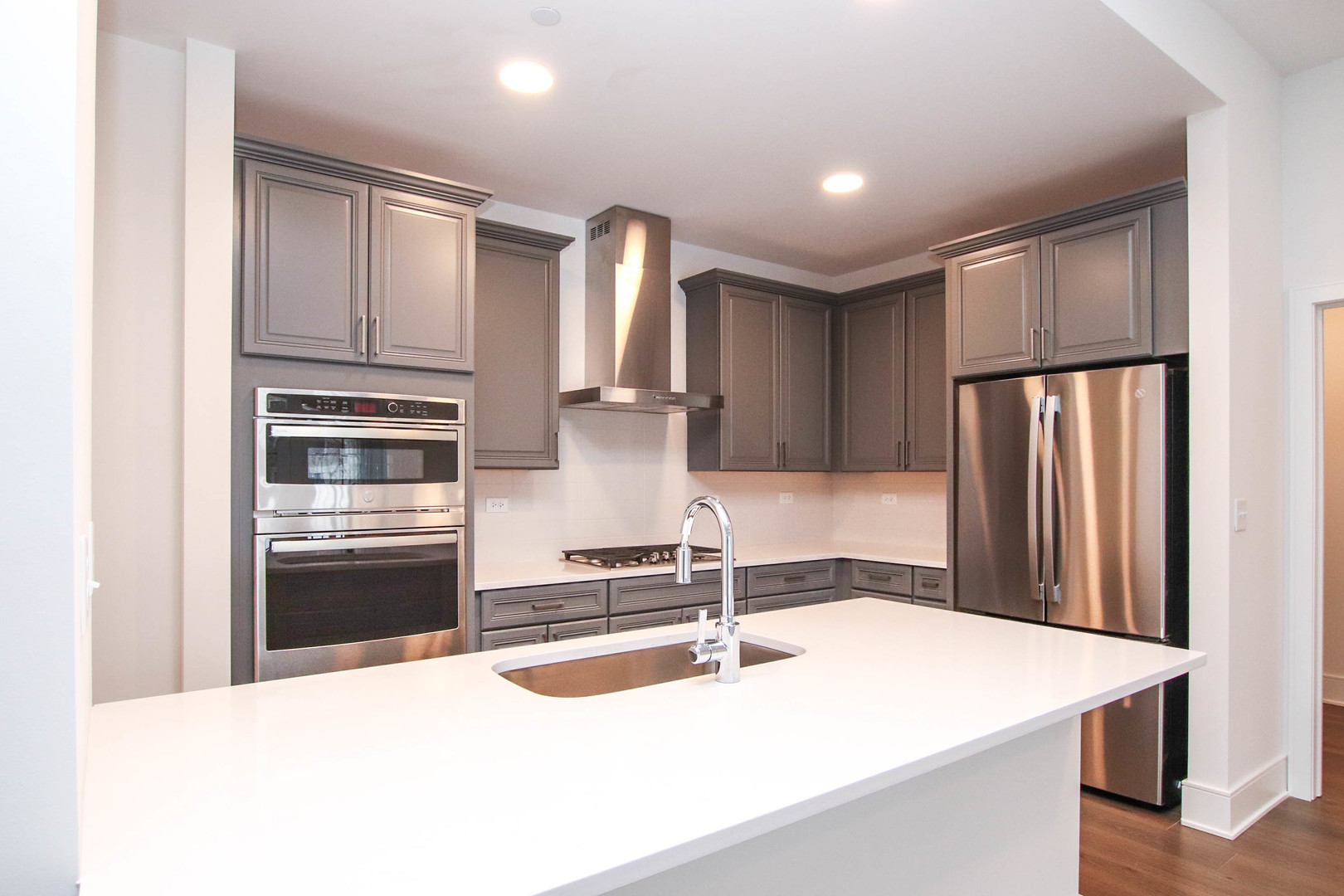 1850 Amberley Court Unit: 101