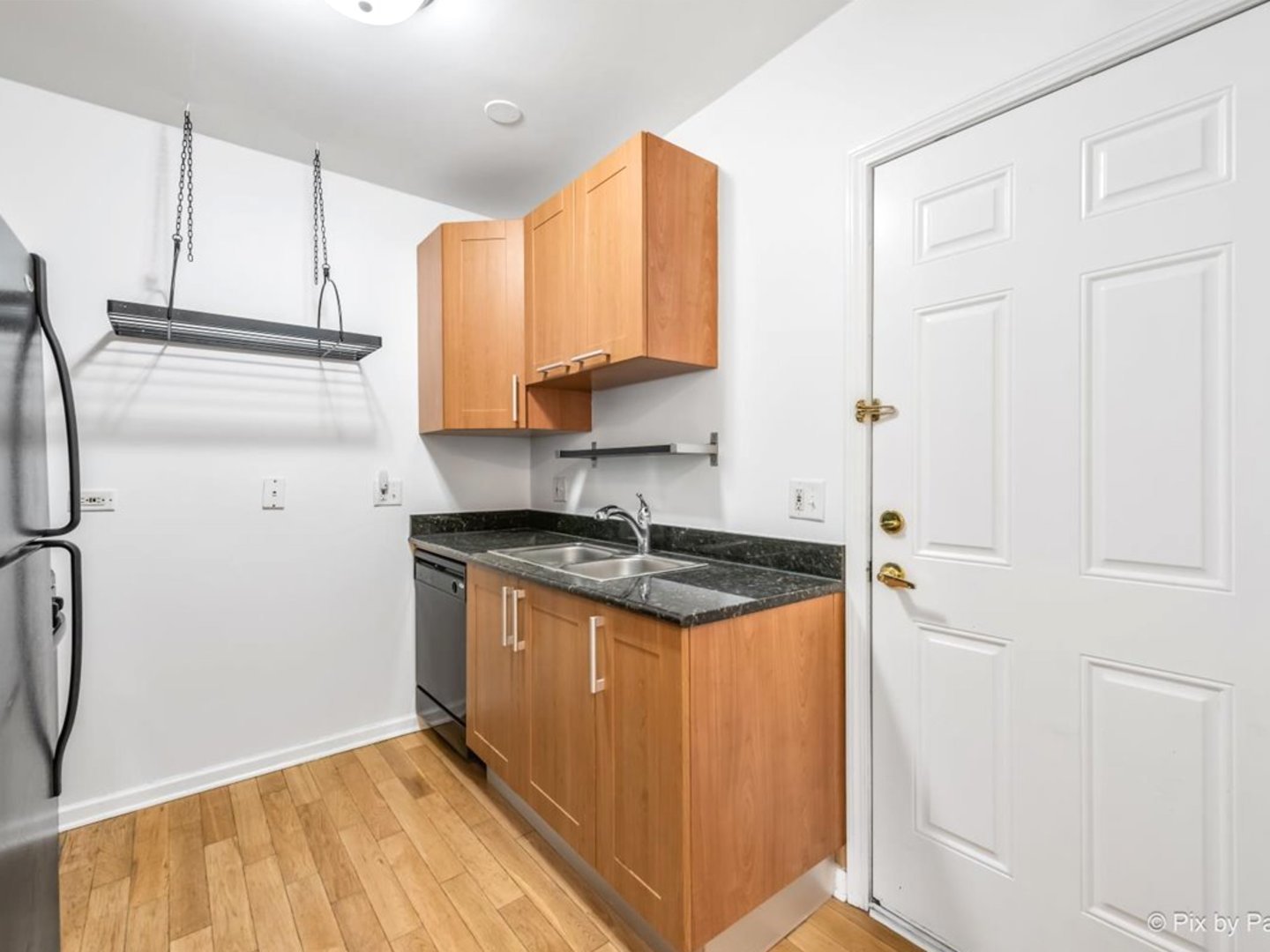 4754 N ALBANY Avenue Unit: 2