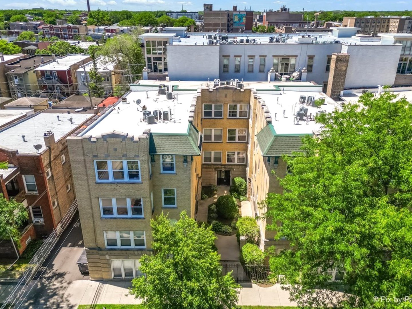 4754 N ALBANY Avenue Unit: 2