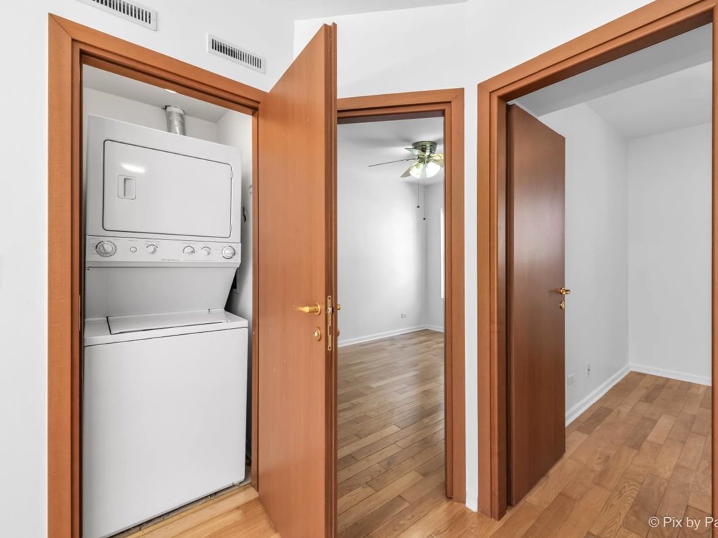 4754 N ALBANY Avenue Unit: 2