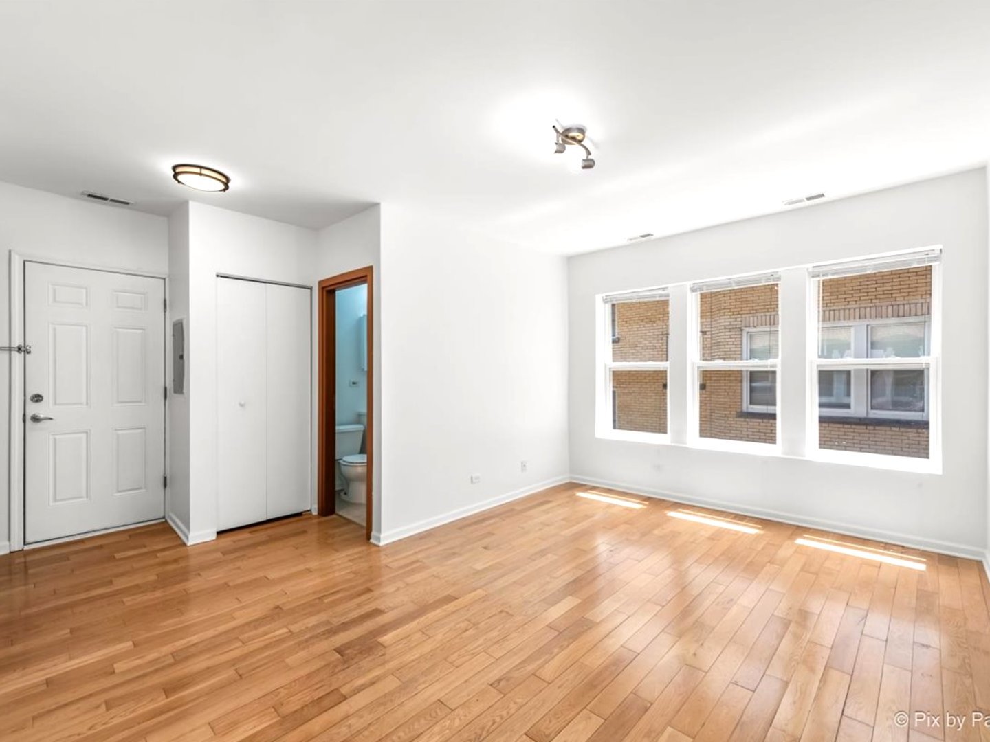 4754 N ALBANY Avenue Unit: 2