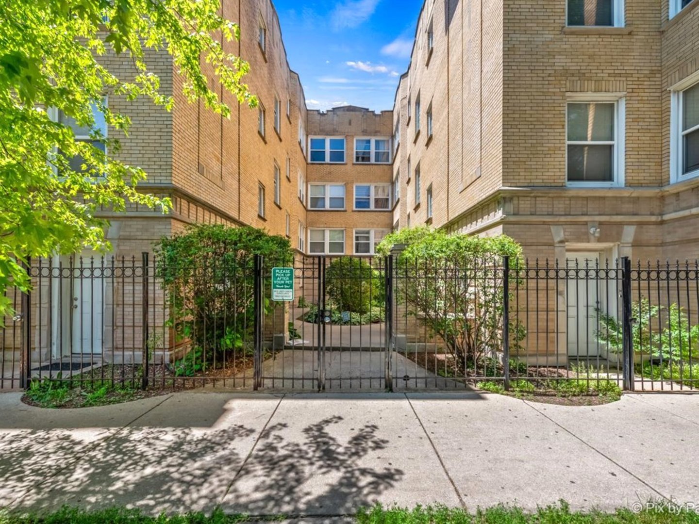 4754 N ALBANY Avenue Unit: 2