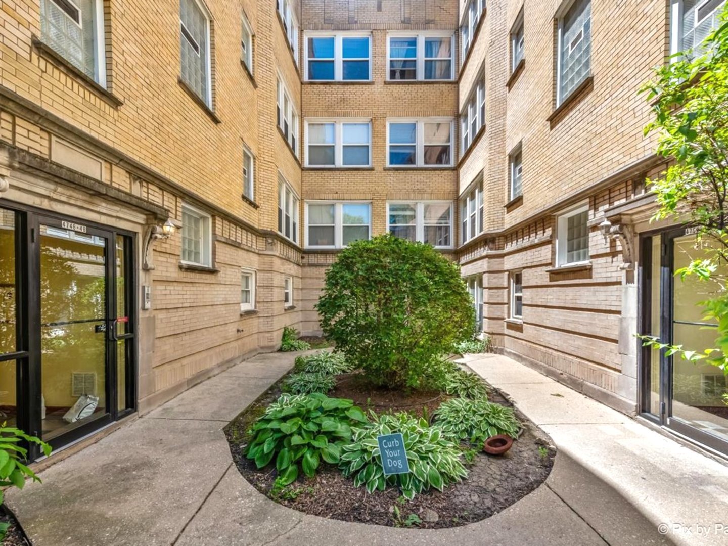 4754 N ALBANY Avenue Unit: 2