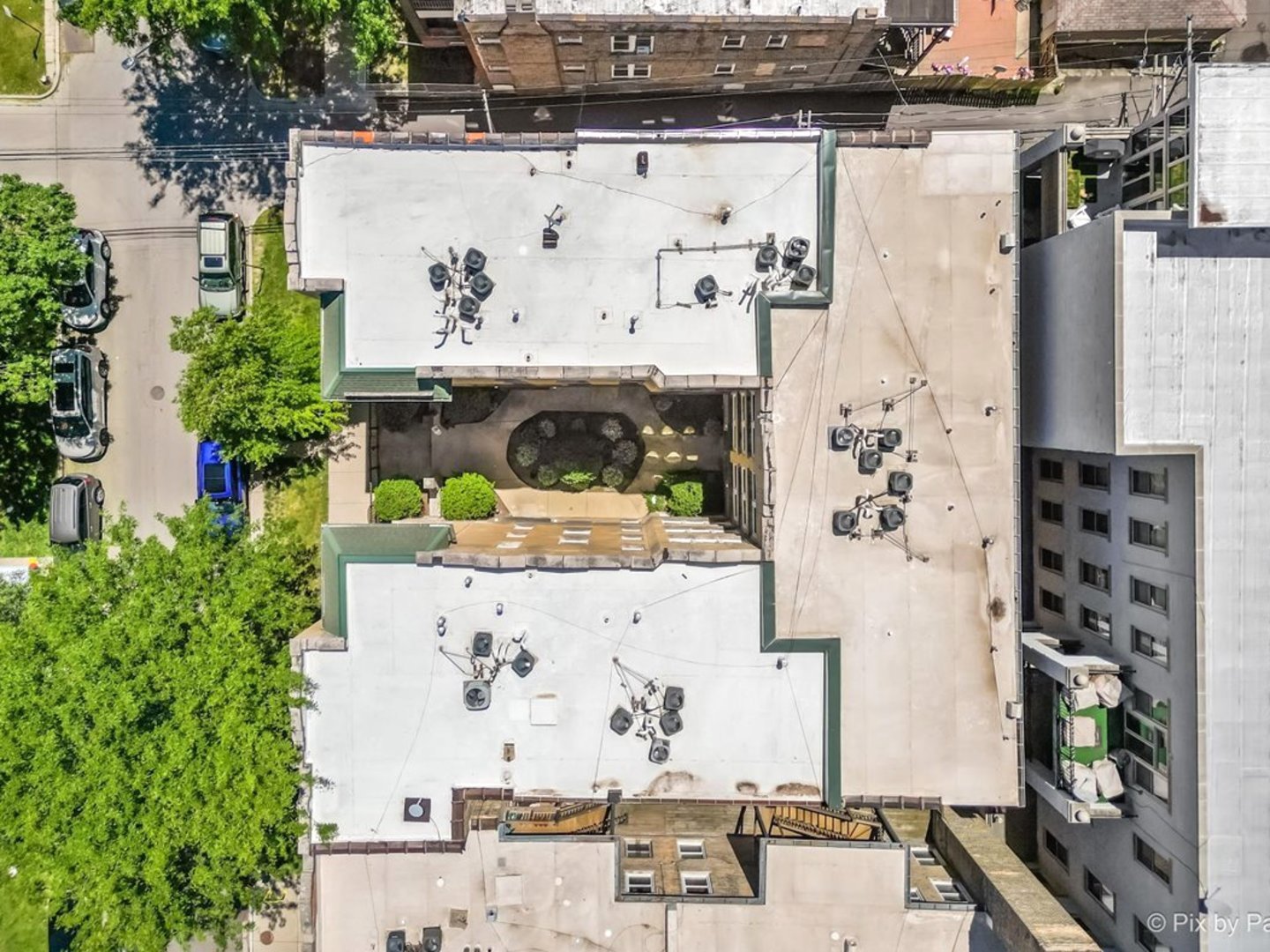 4754 N ALBANY Avenue Unit: 2
