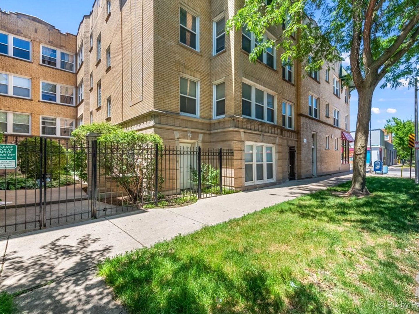 4754 N ALBANY Avenue Unit: 2