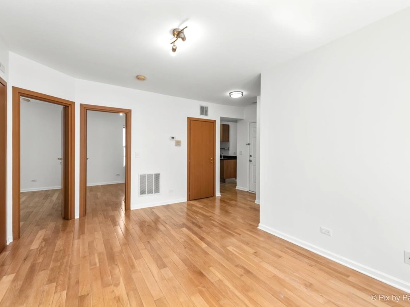 4754 N ALBANY Avenue Unit: 2