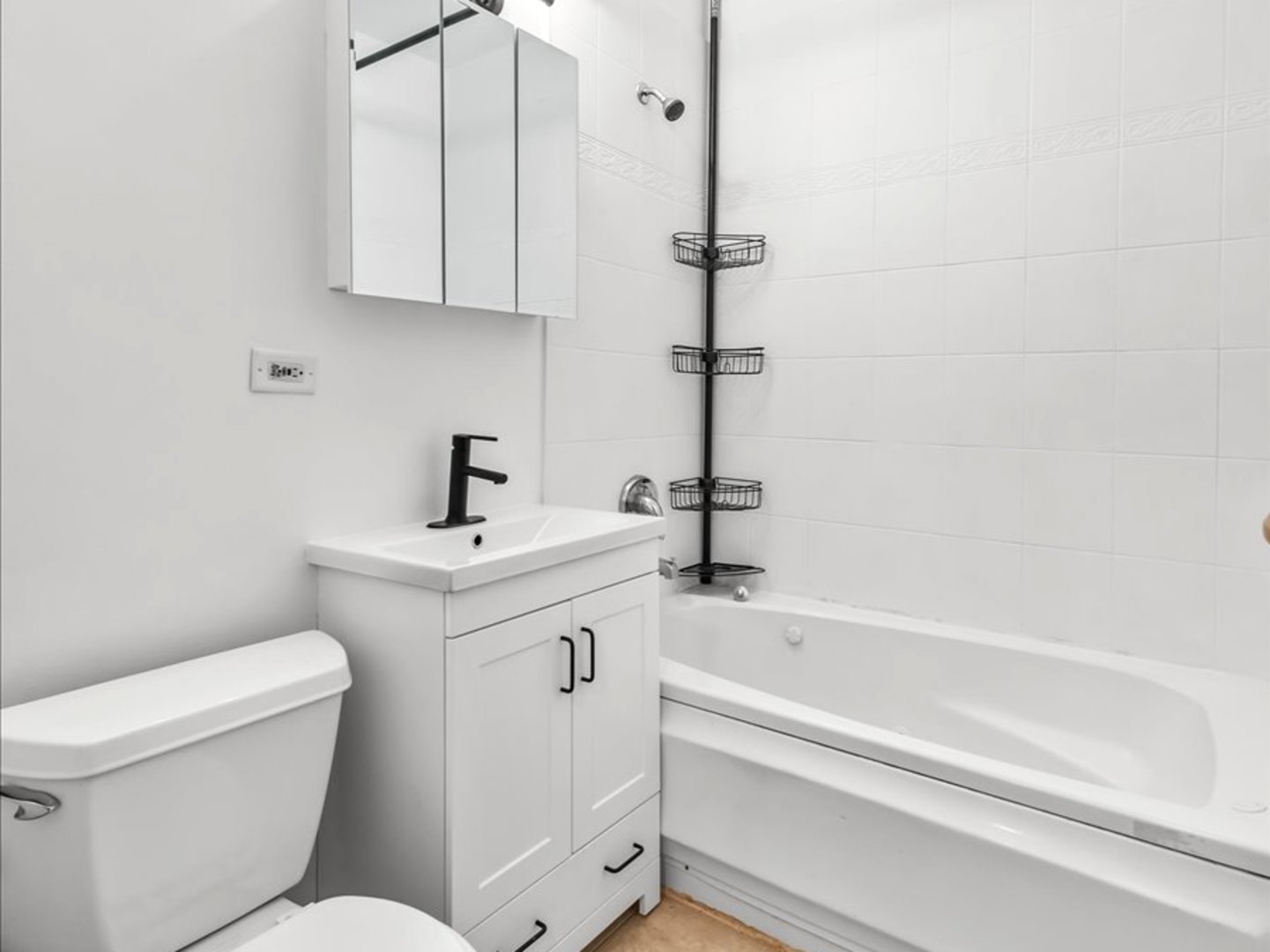 4754 N ALBANY Avenue Unit: 2