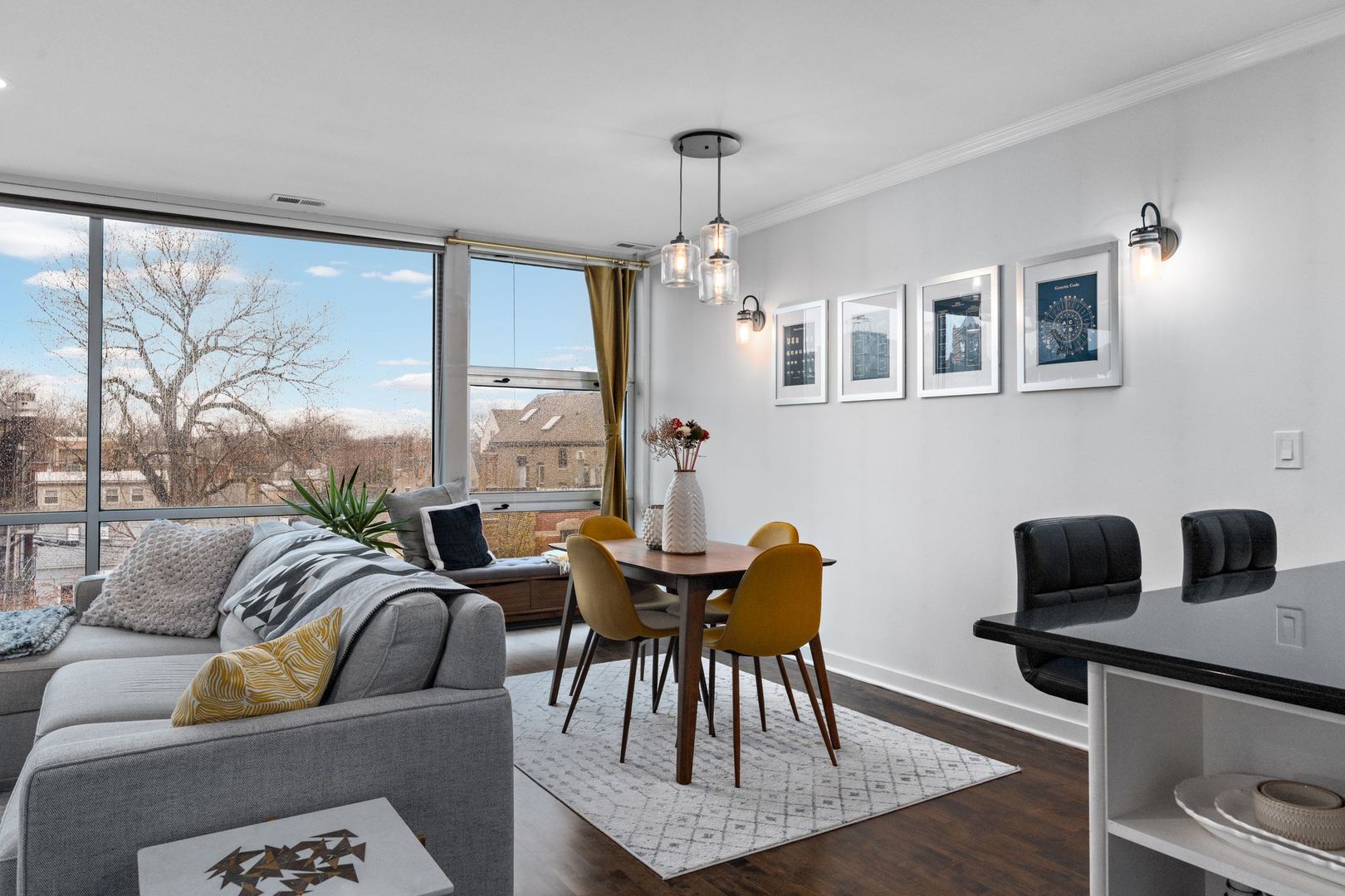 2119 N Damen Avenue Unit: 4