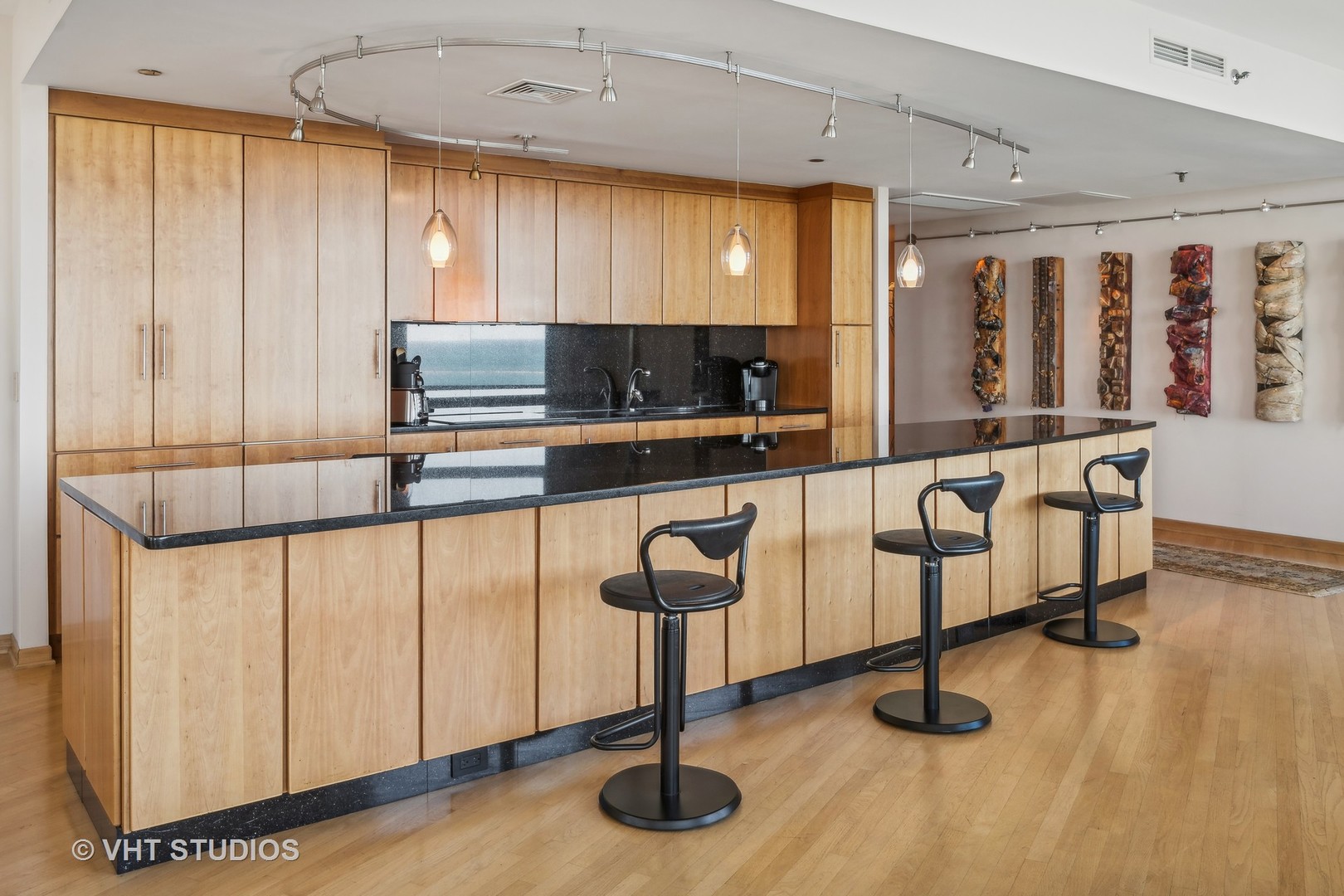 680 N Lake Shore Drive Unit: 1006