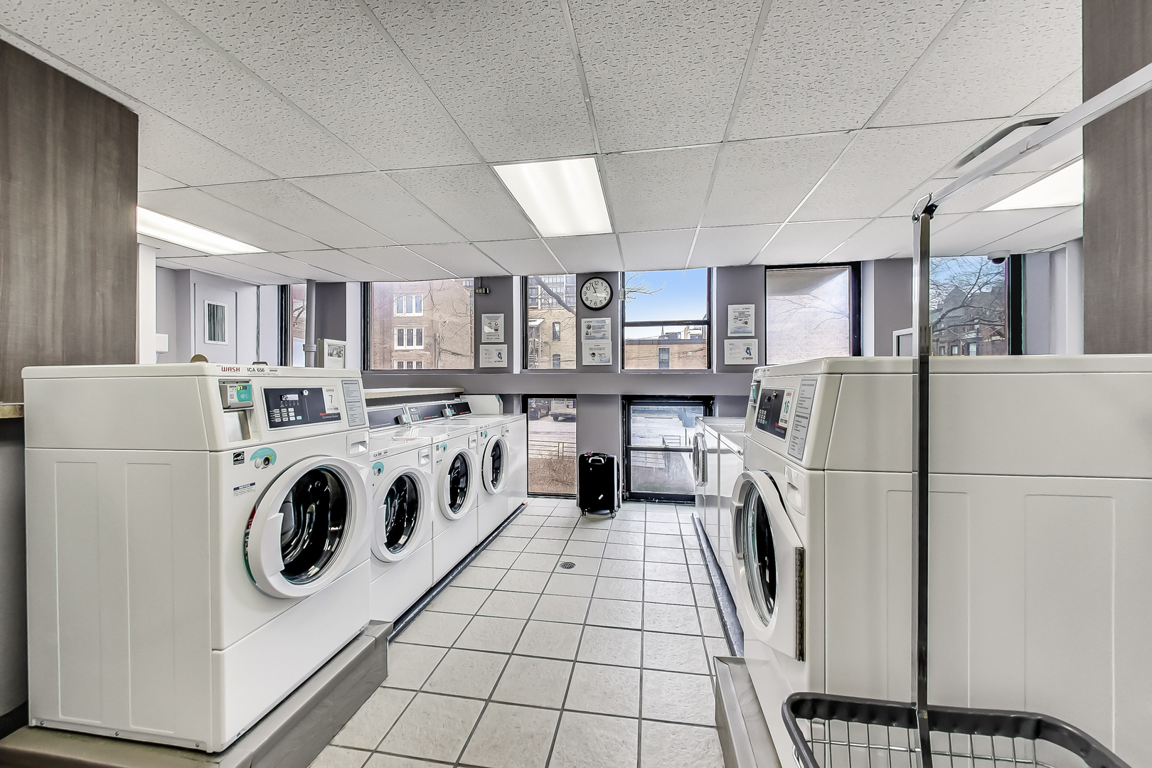 1660 N La Salle Drive Unit: 2402