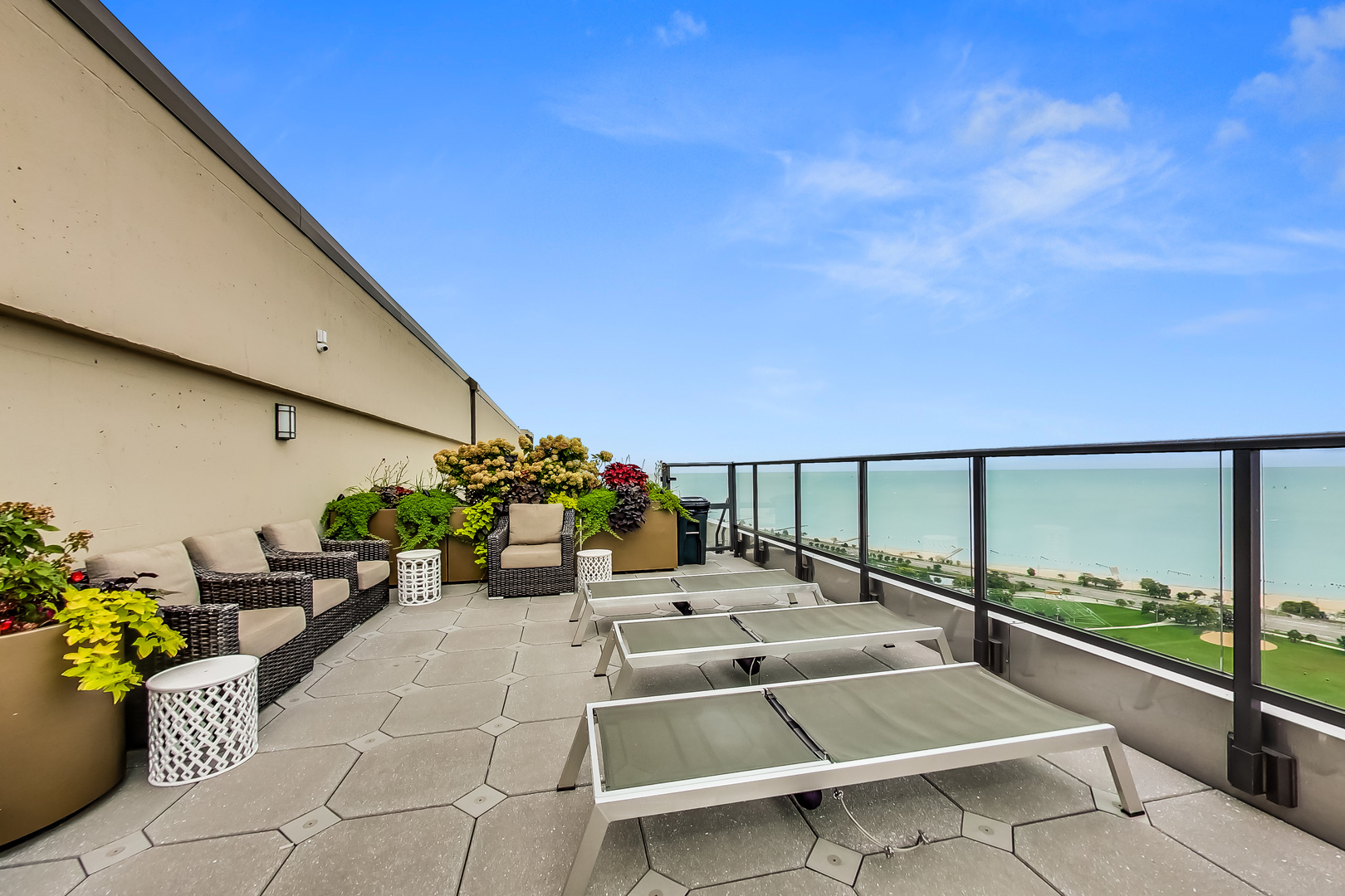 1660 N La Salle Drive Unit: 2402