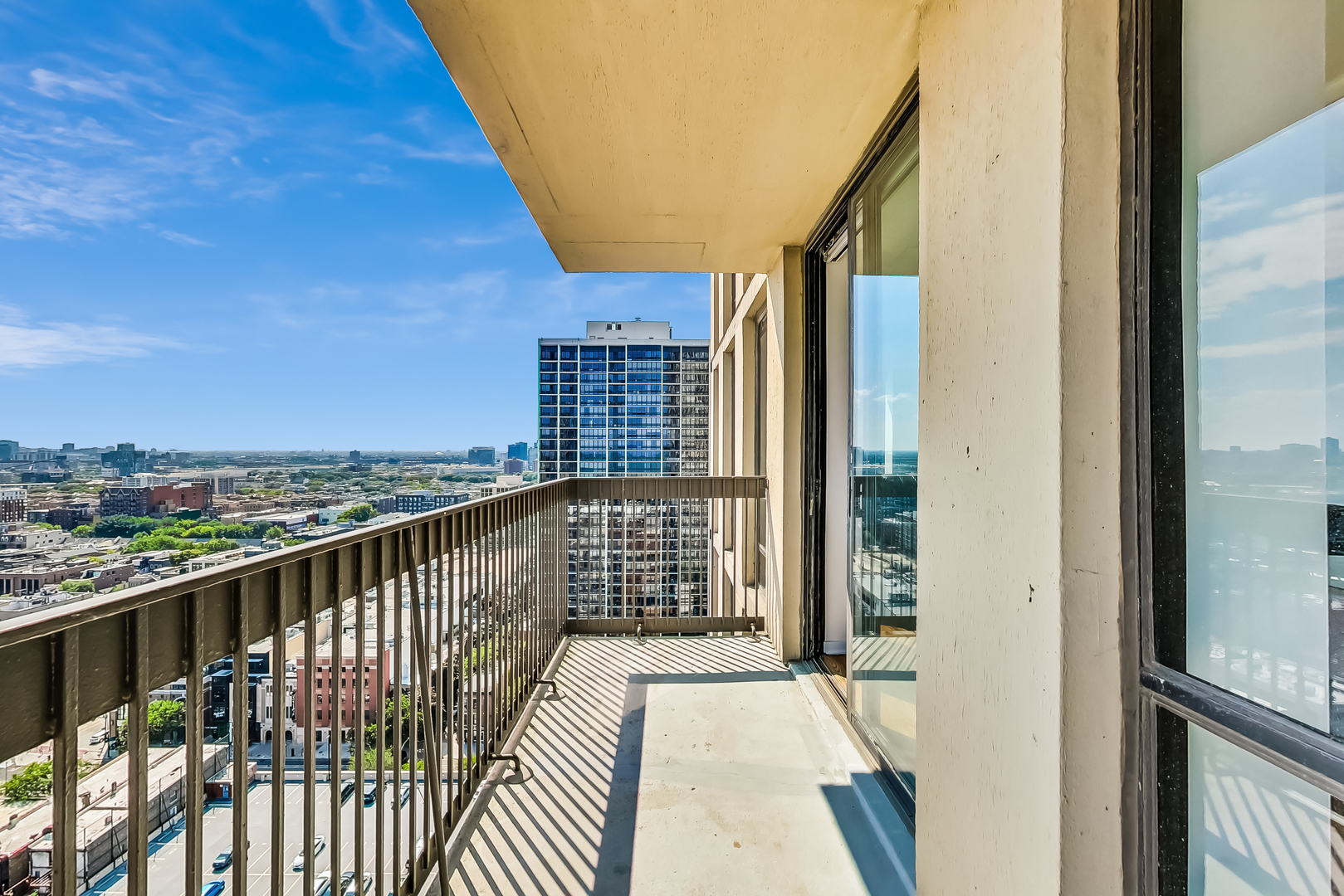 1660 N La Salle Drive Unit: 2402