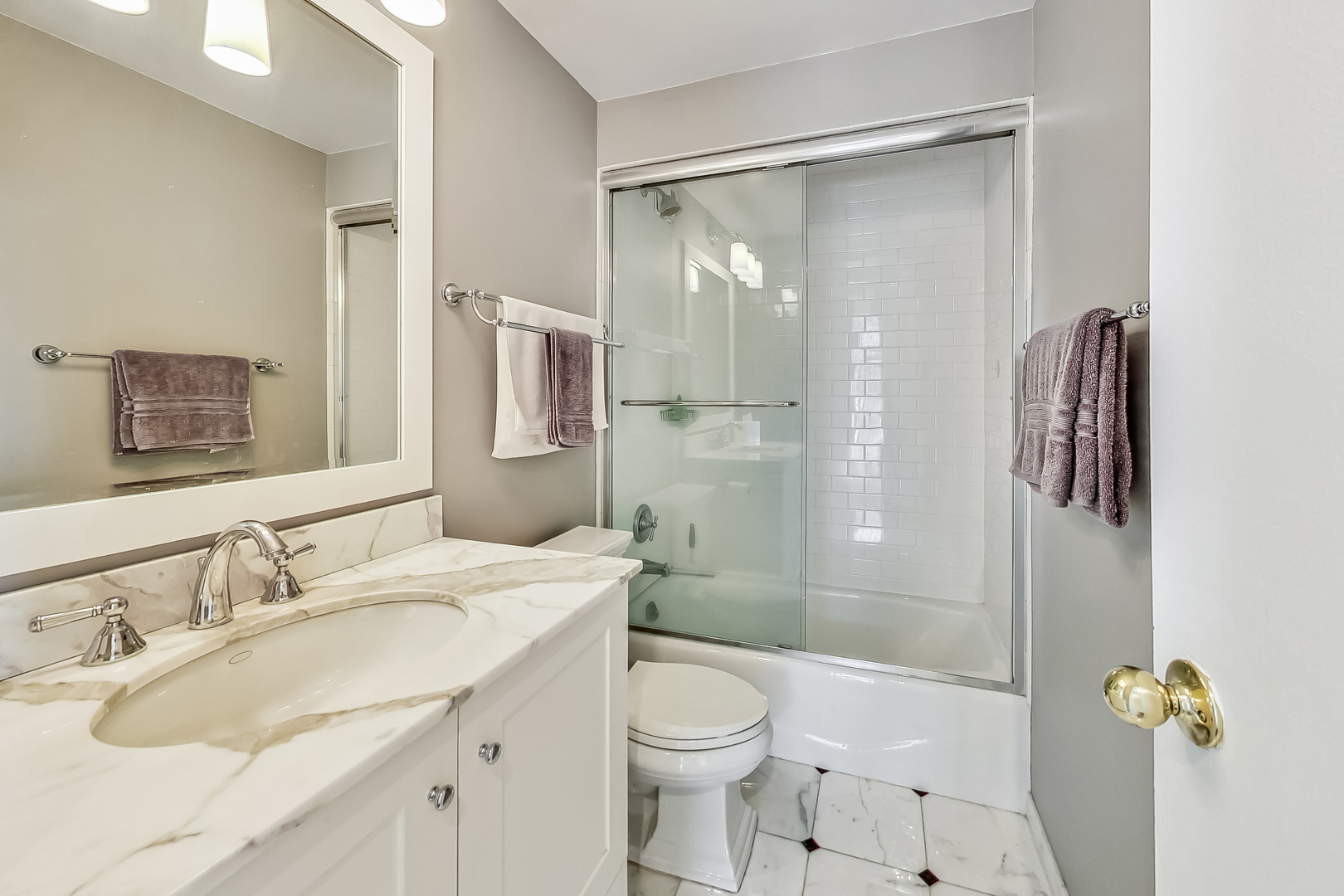 1660 N La Salle Drive Unit: 2402