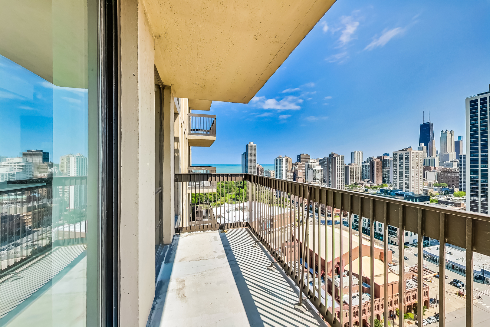 1660 N La Salle Drive Unit: 2402