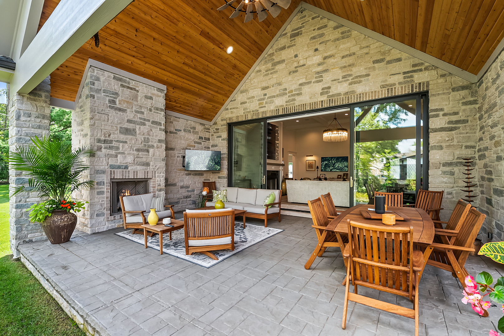 425 W Madison Avenue