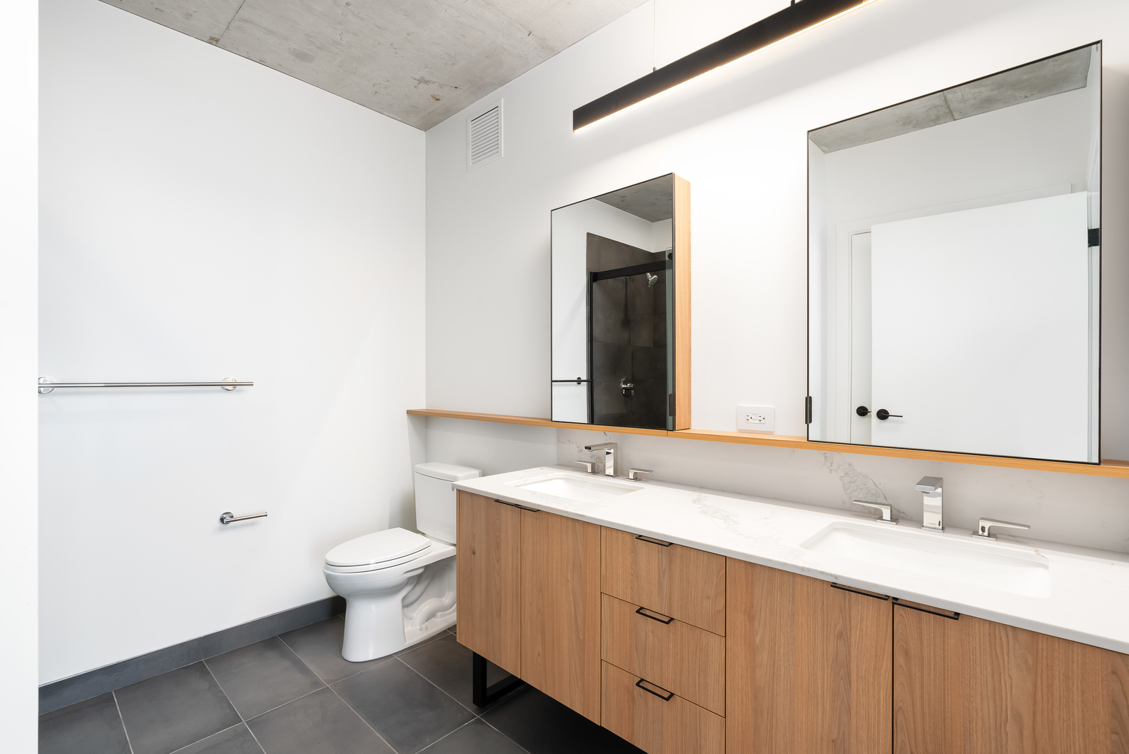 234 W Polk Street Unit: 2402