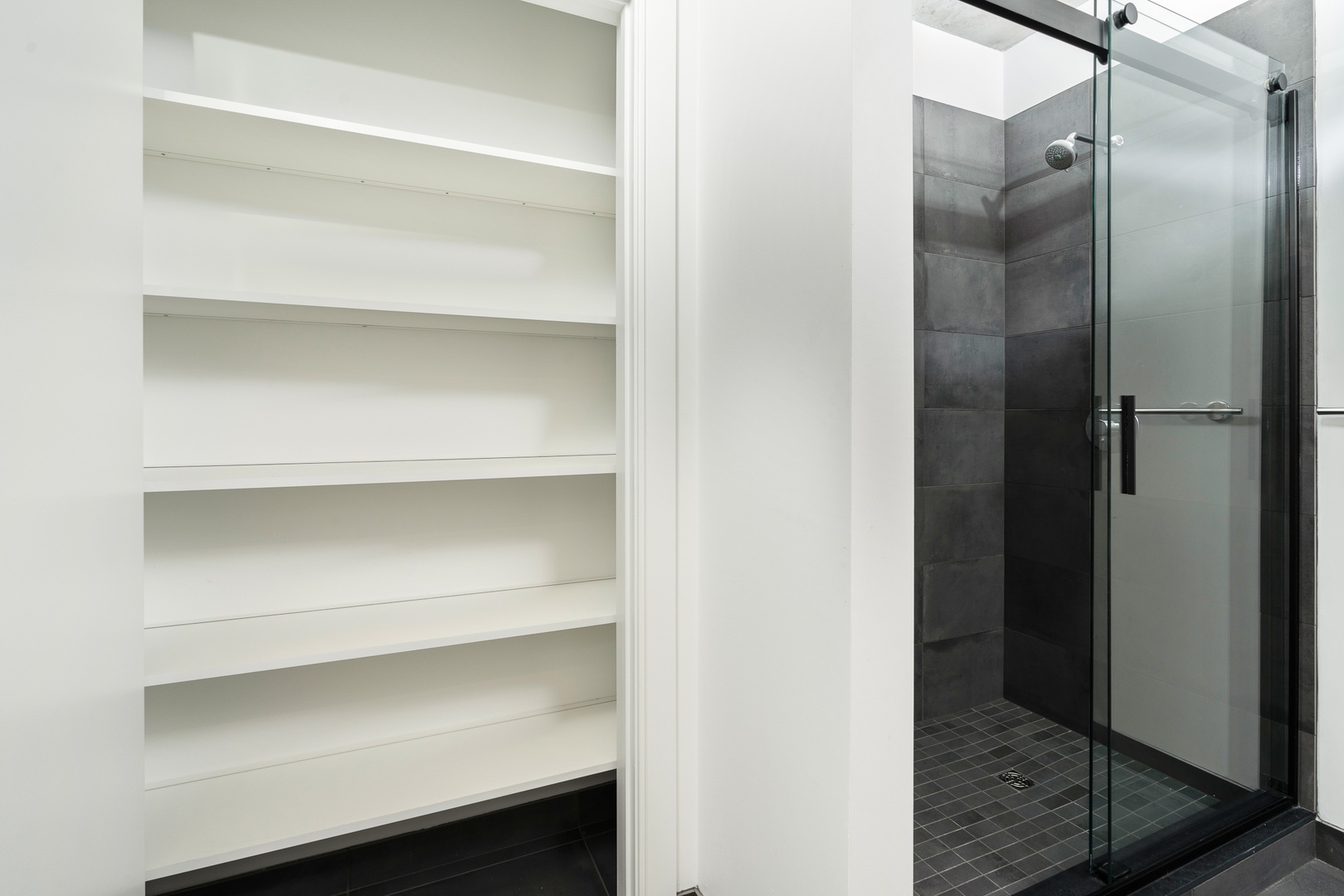 234 W Polk Street Unit: 2402