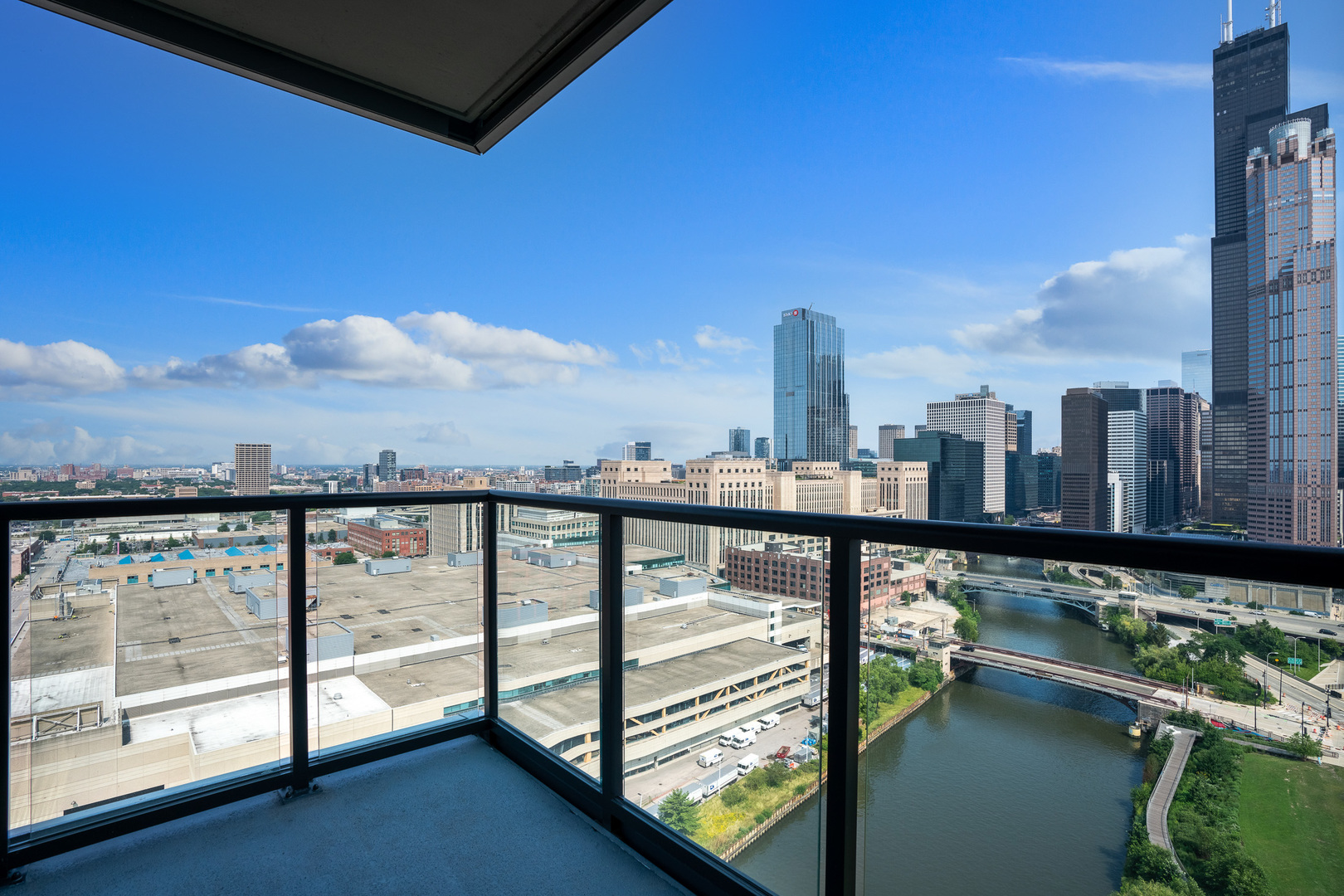234 W Polk Street Unit: 2402