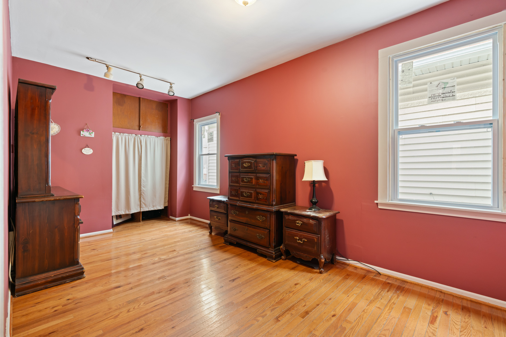 4010 N Octavia Avenue