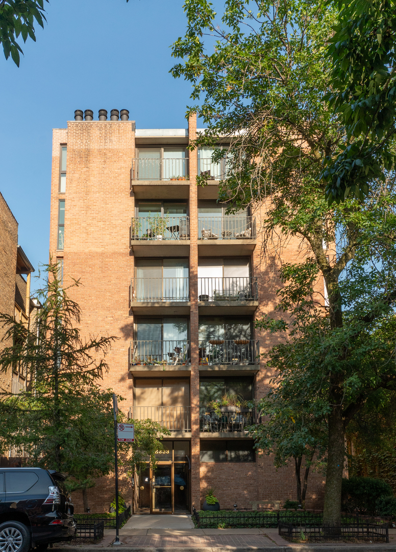 2333 N Geneva Terrace Unit: 4A