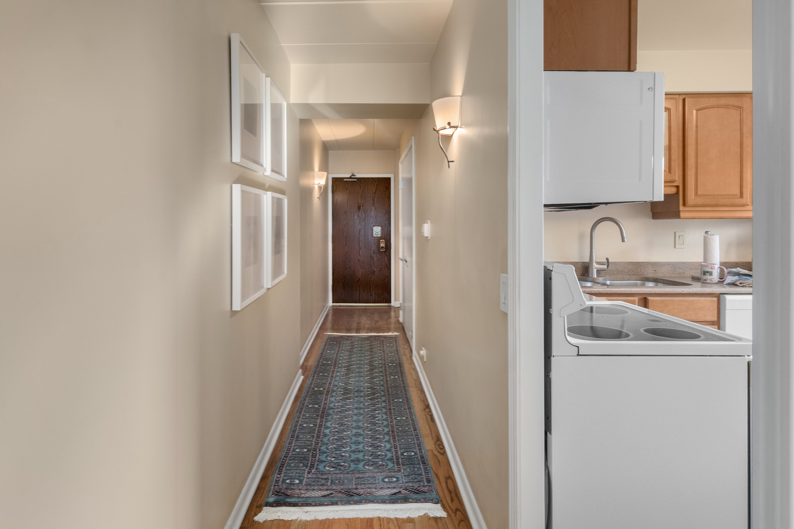 2333 N Geneva Terrace Unit: 4A